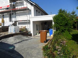 Vorgarten und Garage vor den Gartenbaumaßnahmen